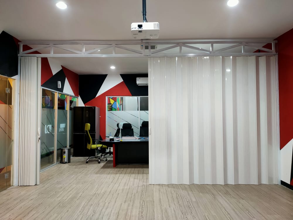 Pintu Partisi Lipat PVC