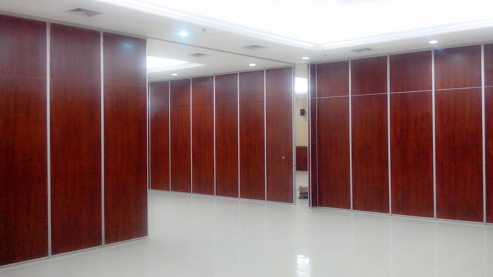 Ingin Menemukan Partisi Geser Penyekat Ruangan Jakarta? Cek Disini!