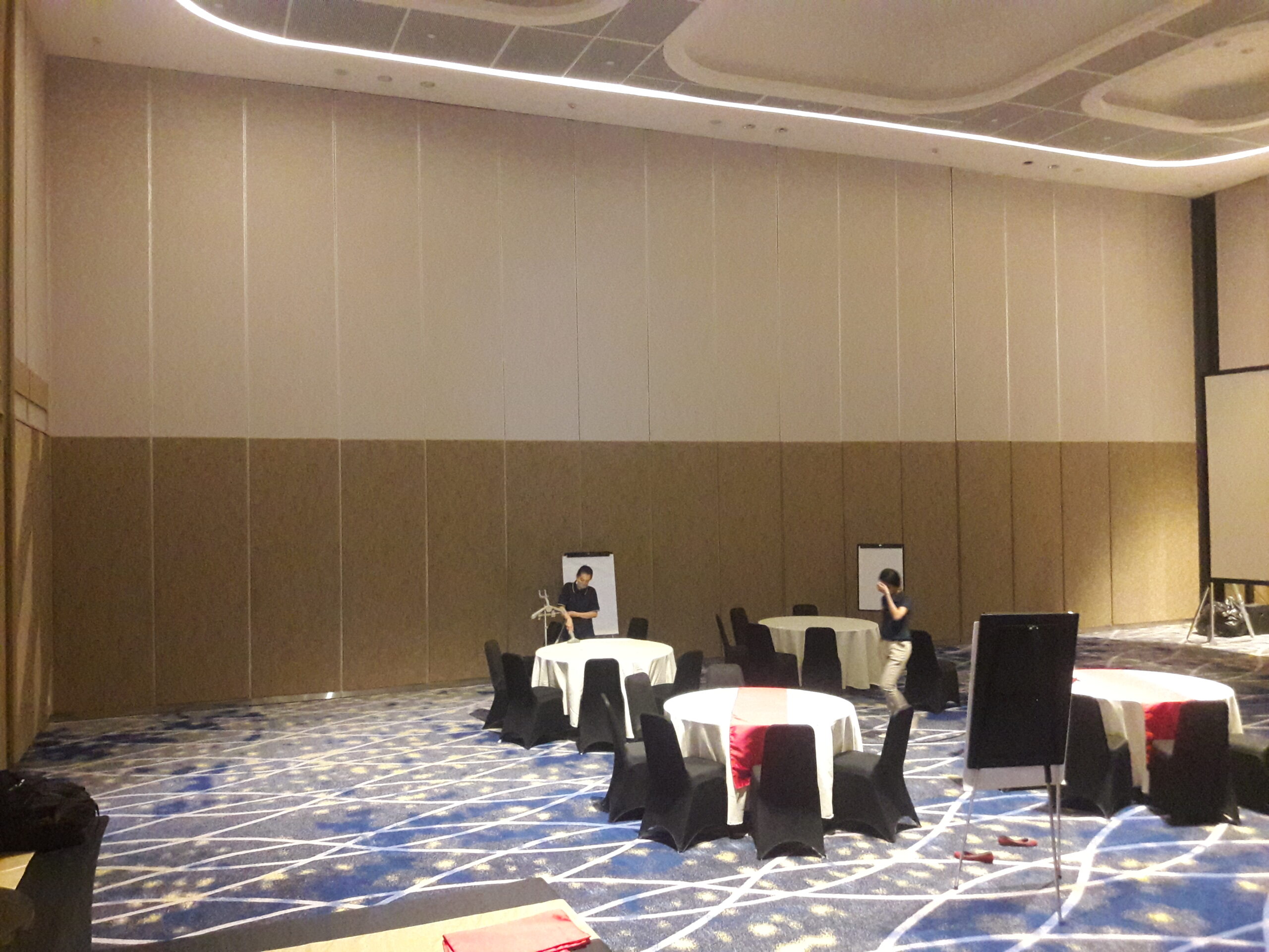 pireki asia, Partisi Geser Hall dan Ballrom, Partisi ballroom, partisi surabaya, partisi hotel, harga partisi geser lipat,