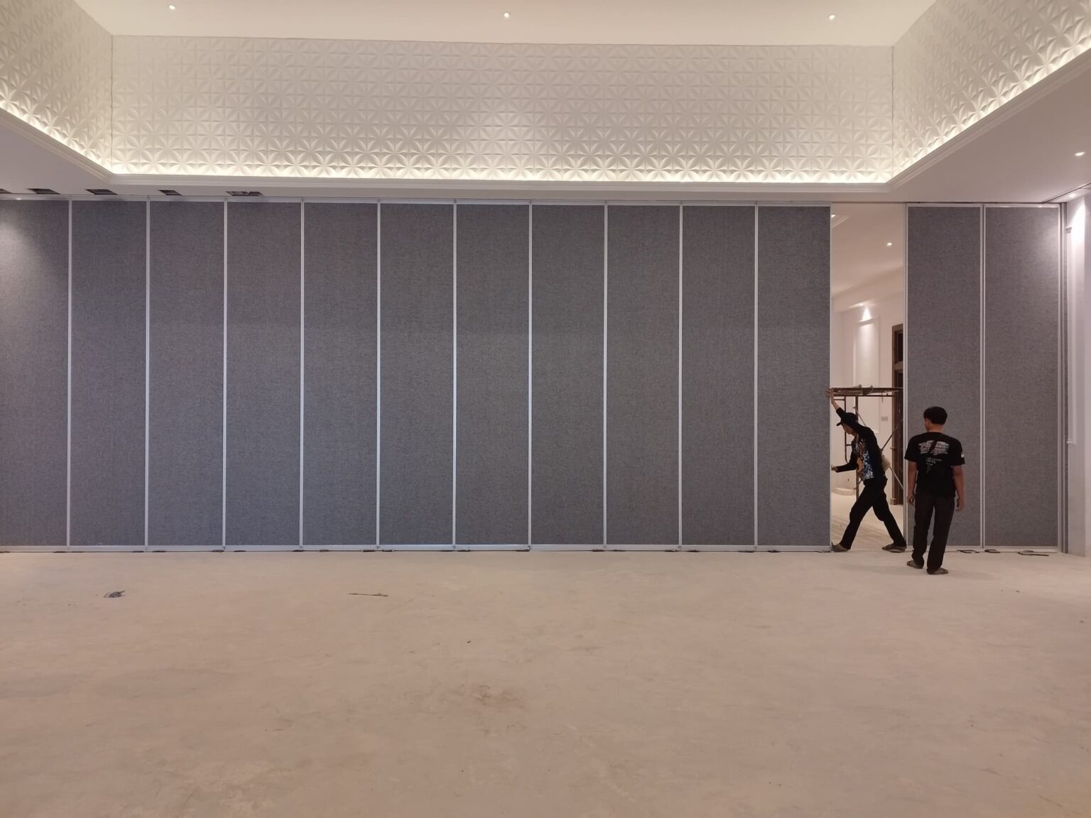 sekat ruangan geser, sekat ruangan lipat, partisi akustik, movable wall, pintu partisi ruangan, partisi geser, sliding wall, sekat ruangan minimalis modern,